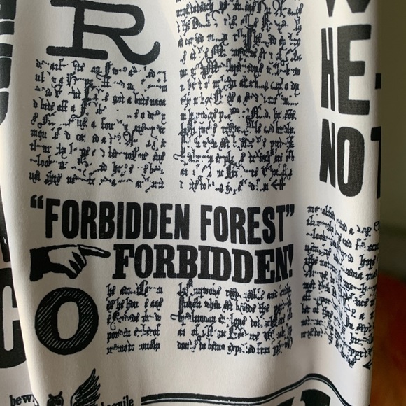 Blackmilk Harry Potter Daily Prophet Leggings - Picture 8 of 10